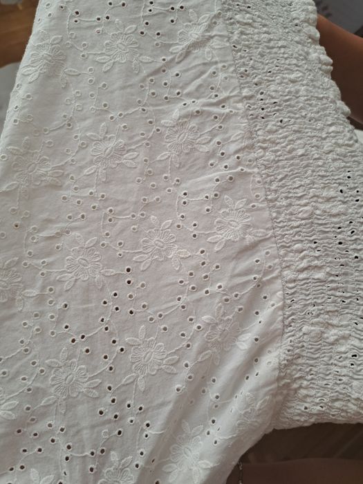 Бяла блуза с дълъг ръкав