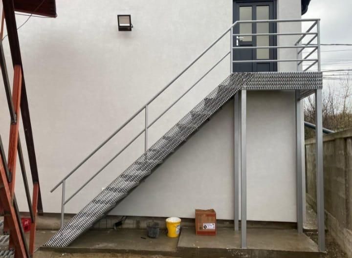 Scara metalica zincata exterioara pt  casa , beci și incendiu ISU