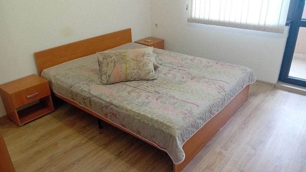 Продавам спален комплект