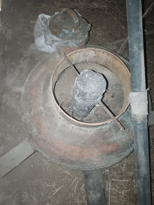 Vând căldare de tuica