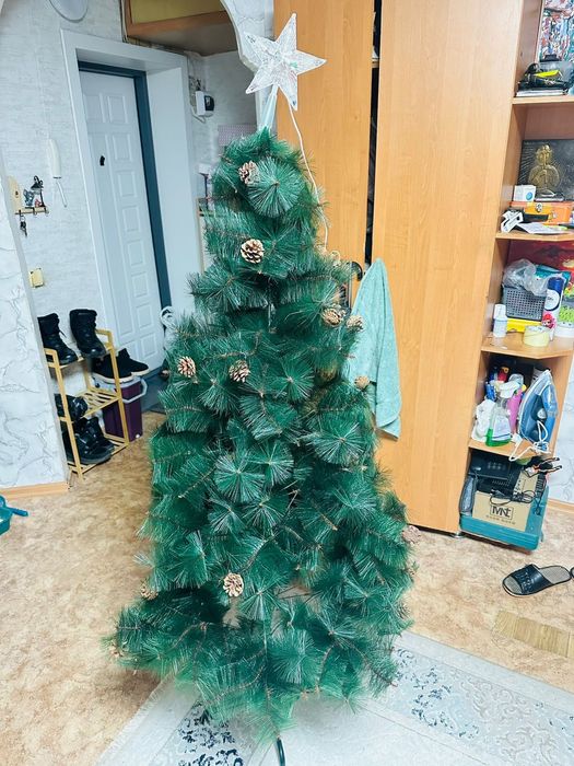 Ёлка( + в подарок мешура и игрушки