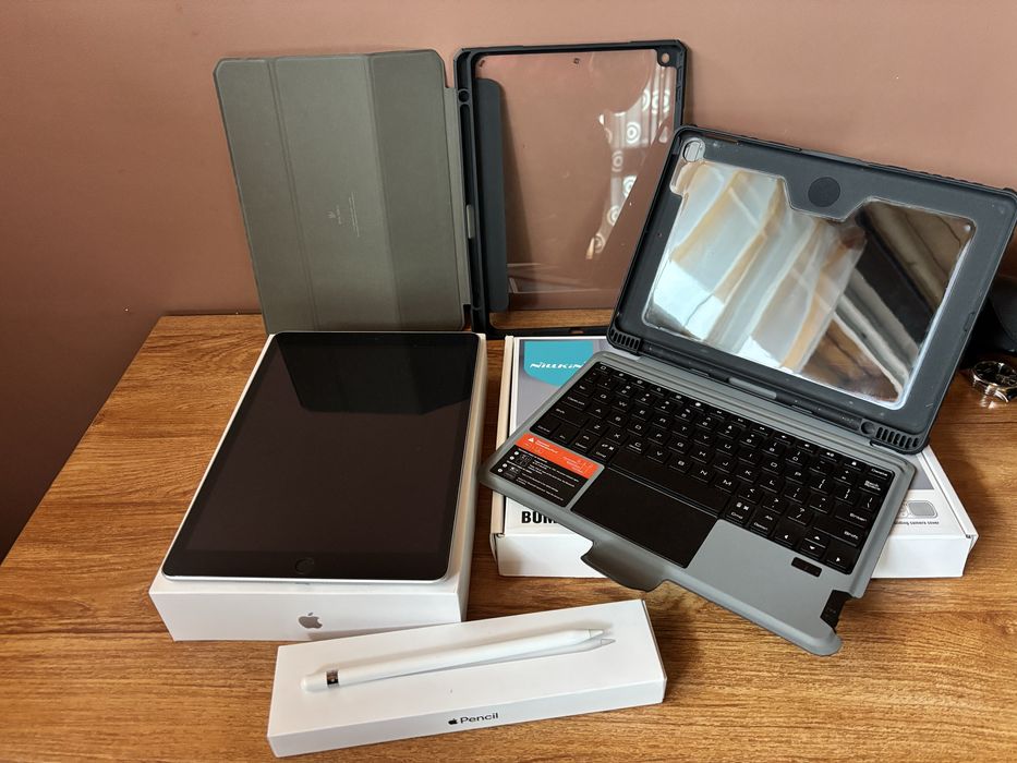 ПОДАРЪК клавиатура, калъф и Apple Pencil! iPad 9 (2021) 10,9“ Wi-Fi