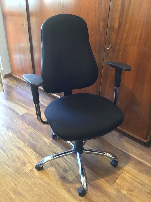 Офис стол - Черен