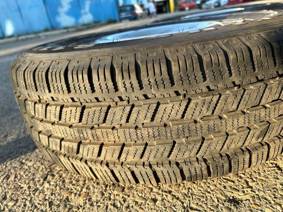 Cauciucuri 215 65 16 C plus genti