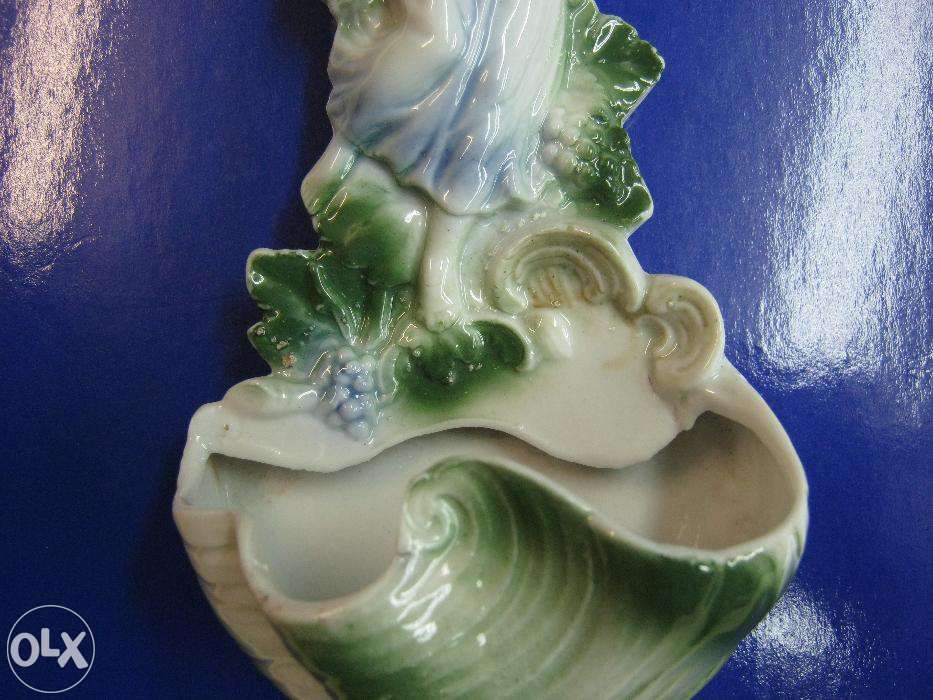 Portelan bisquit german,inger,apa sfintita.Cca 1890.