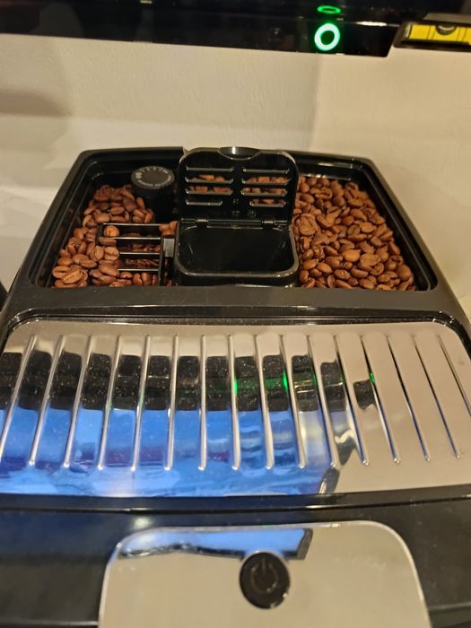 DeLonghi Dinamika кафе машина