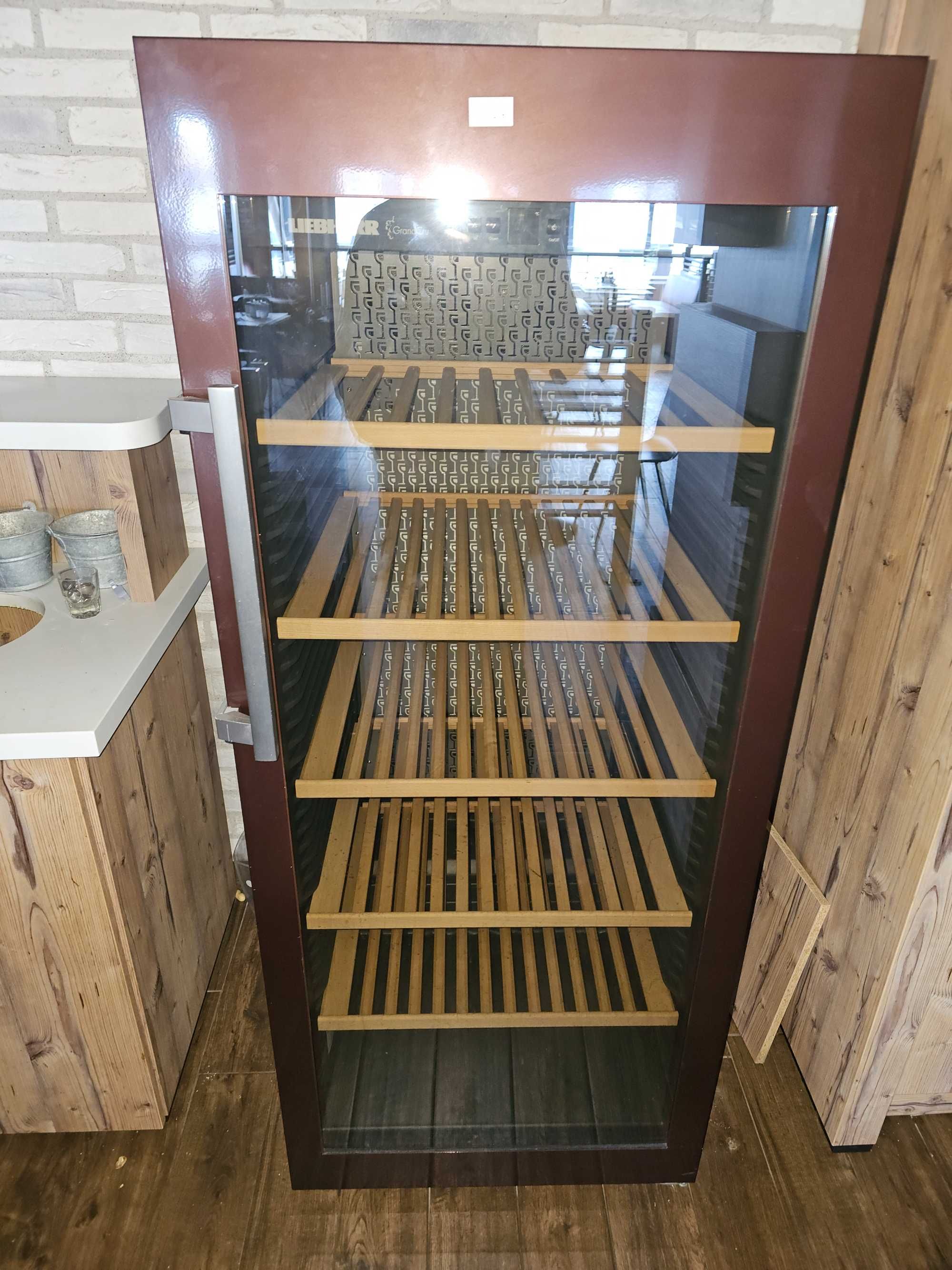 Хладилник за вино Liebherr Grand Cru