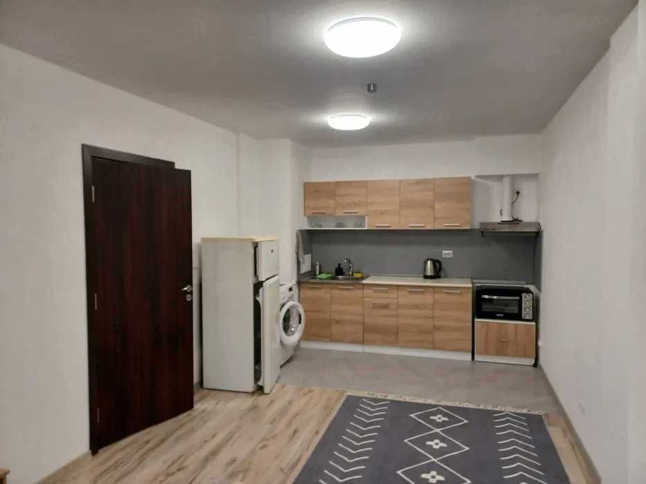 Дава се под наем Двустаен апартамент в Бургас, Славейков - 68 кв.м за 165.75 € - Снимка #1