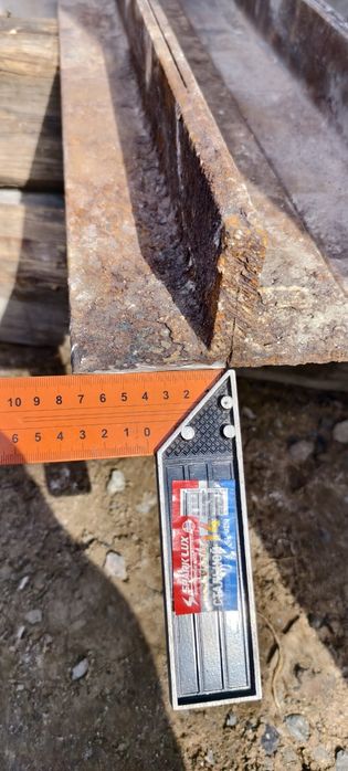 1. Уголки металлические 75×75×8 мм, длина 4 м, б/у.