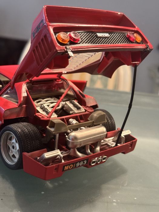 Macheta Ferrari F40 1:18