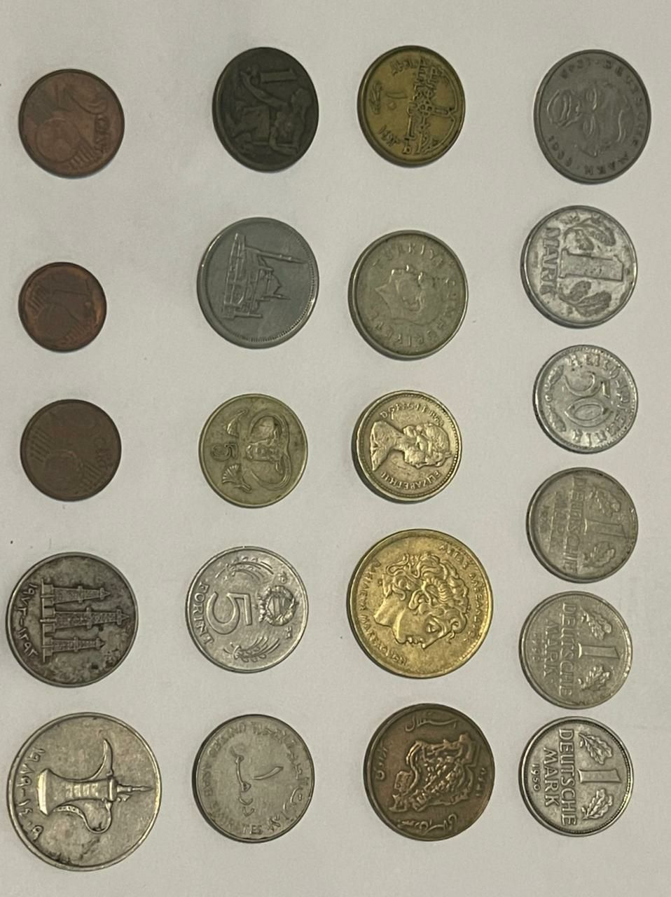 Монеты разных стран и жетоны