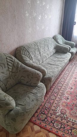 Продам диван с двумя креслами в отличном состоянии!