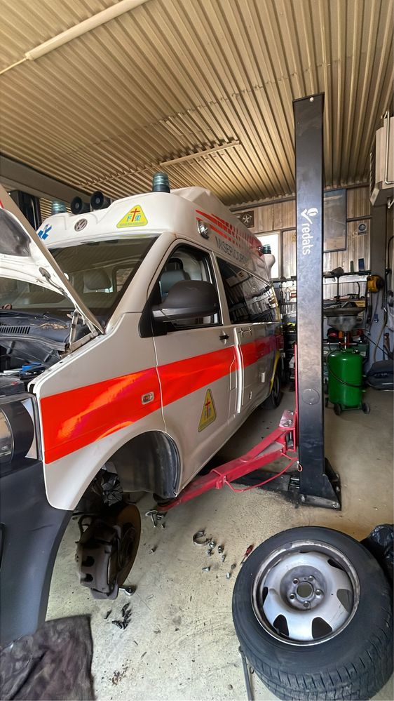 Ambulanta mecedes sprinter/crafter/transporter 4x4