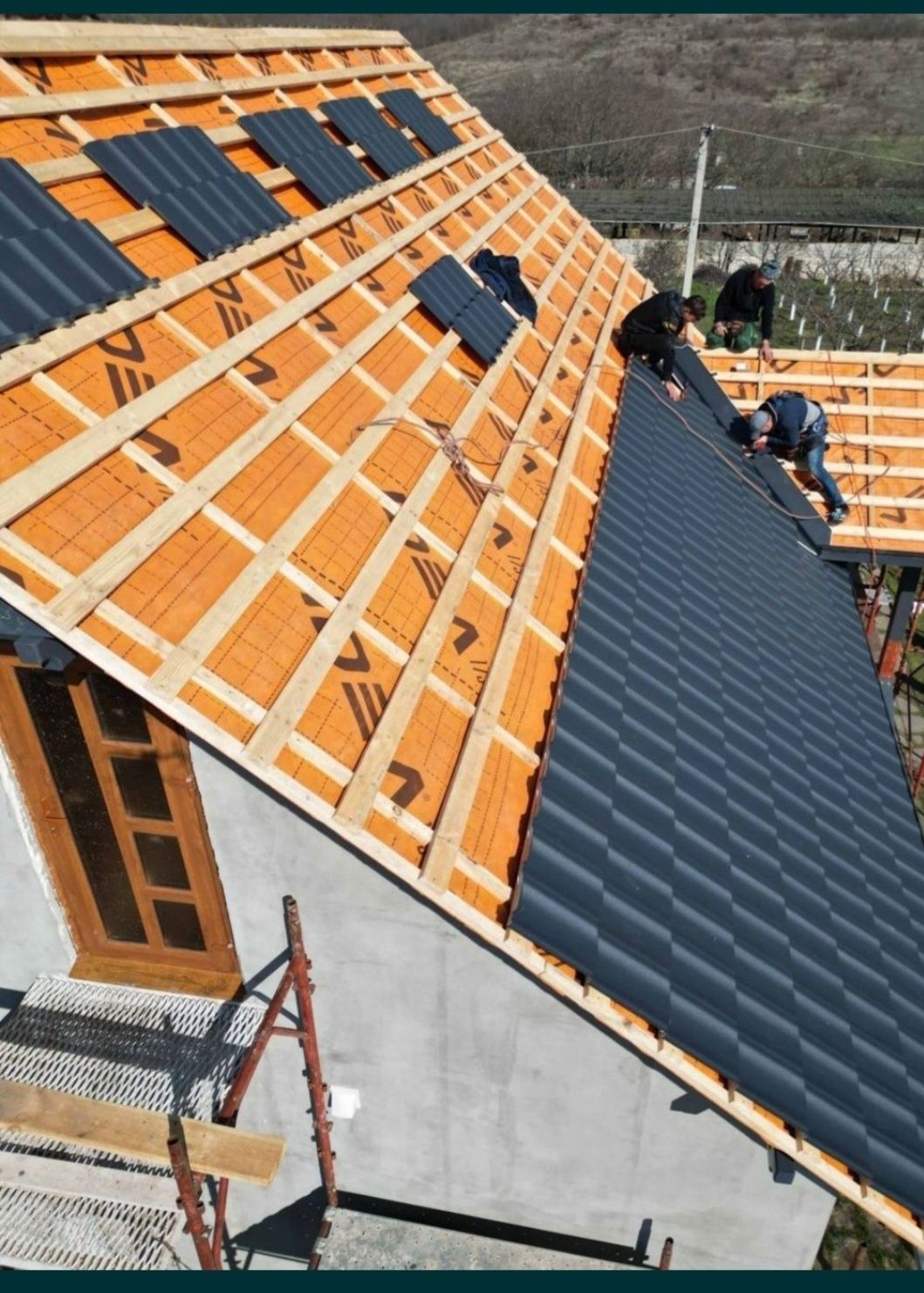 Executam orice tip de reparatie pentru acoperis si montam sisteme de a