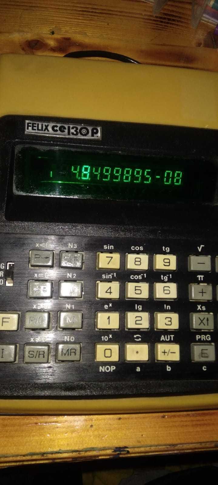 Calculator vechi romanesc de birou FELIX CE130P