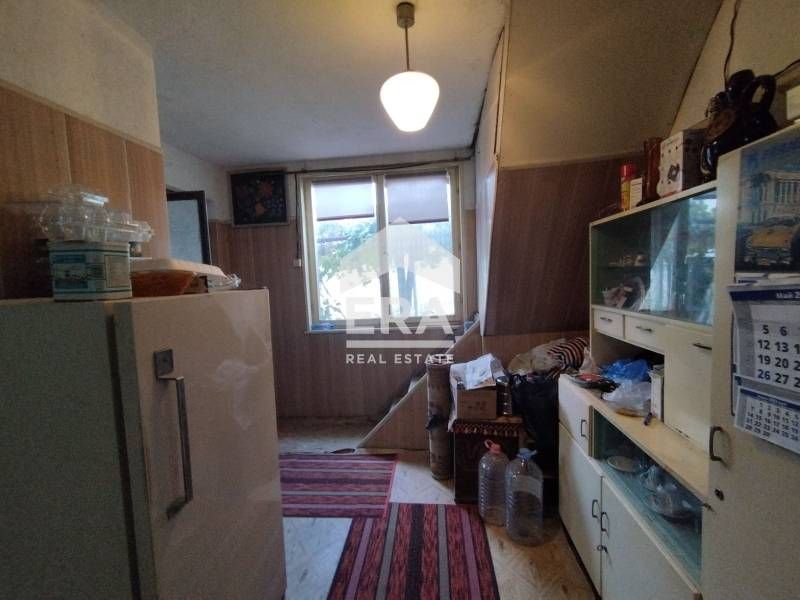 Просторна къща в село Малък извор