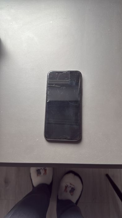 Vând iPhone 11 ,preț negociabil