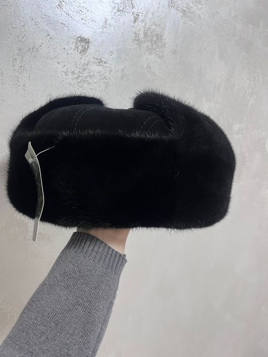 норковая шапка-ушанка из натурального меха.