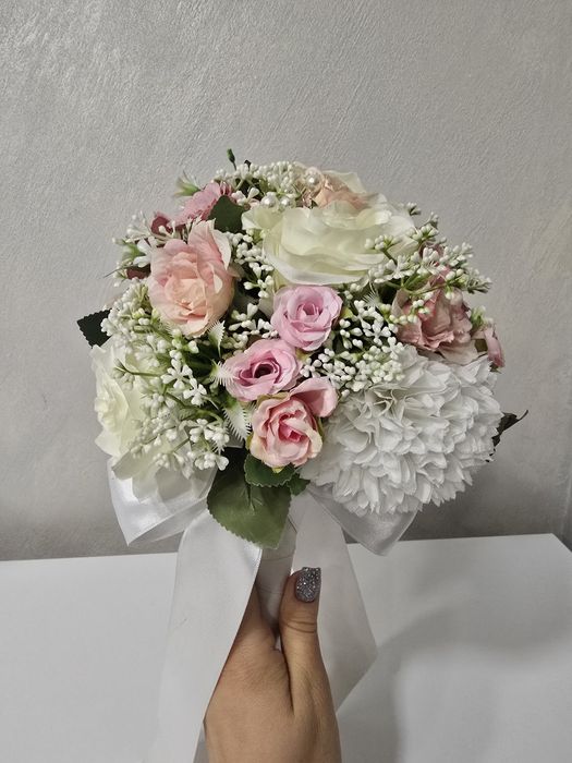 Булчински/сватбен букет и кутия за подаръци/пари