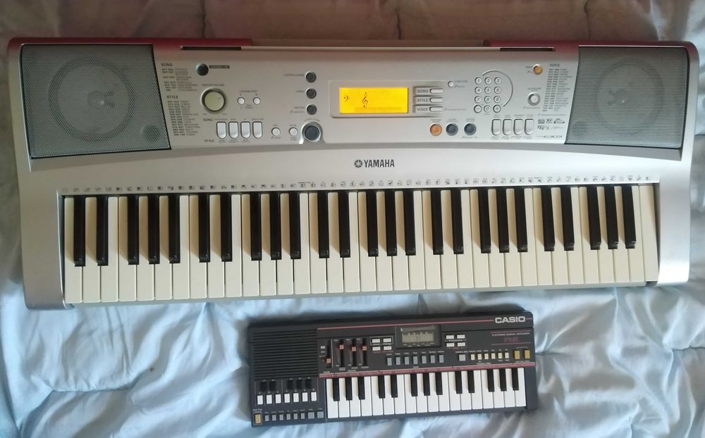 Orga/ Clape Yamaha PSR E303 si Casio PT31