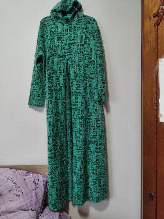 Haină lungă cu gluga M