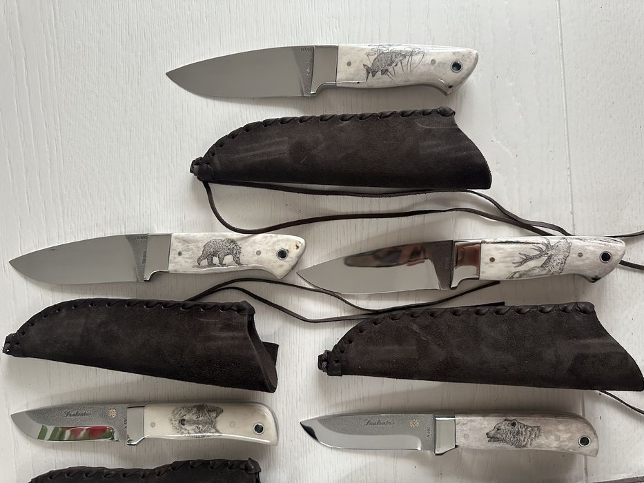 Cutite vanatoresc gravat , corn de cerb