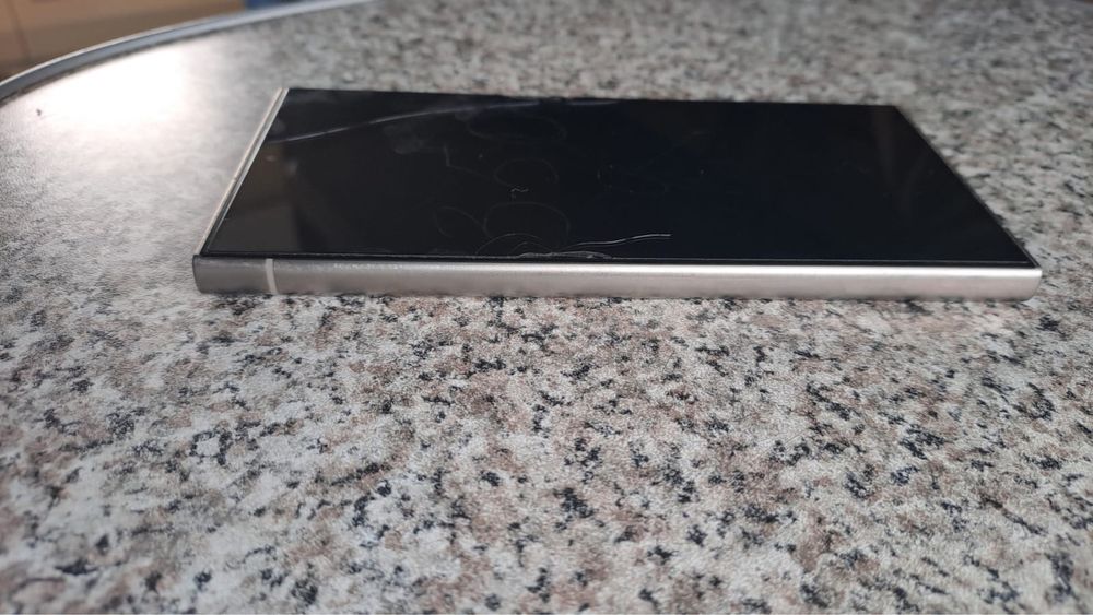 продается Samsung S24 Ultra
