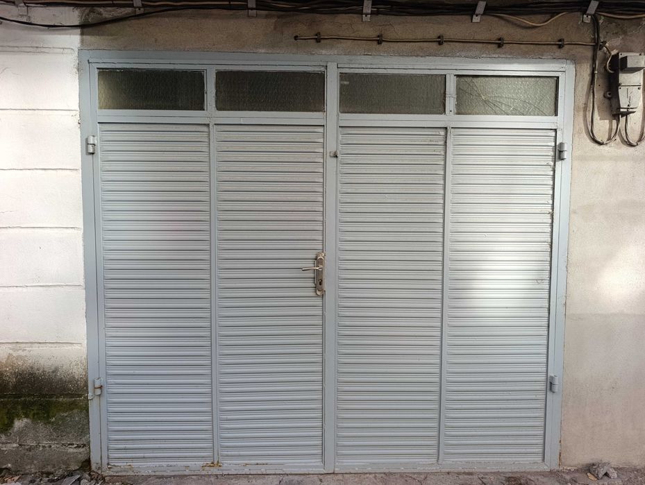 монилитен гараж под наем