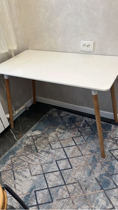 Стол кухонный