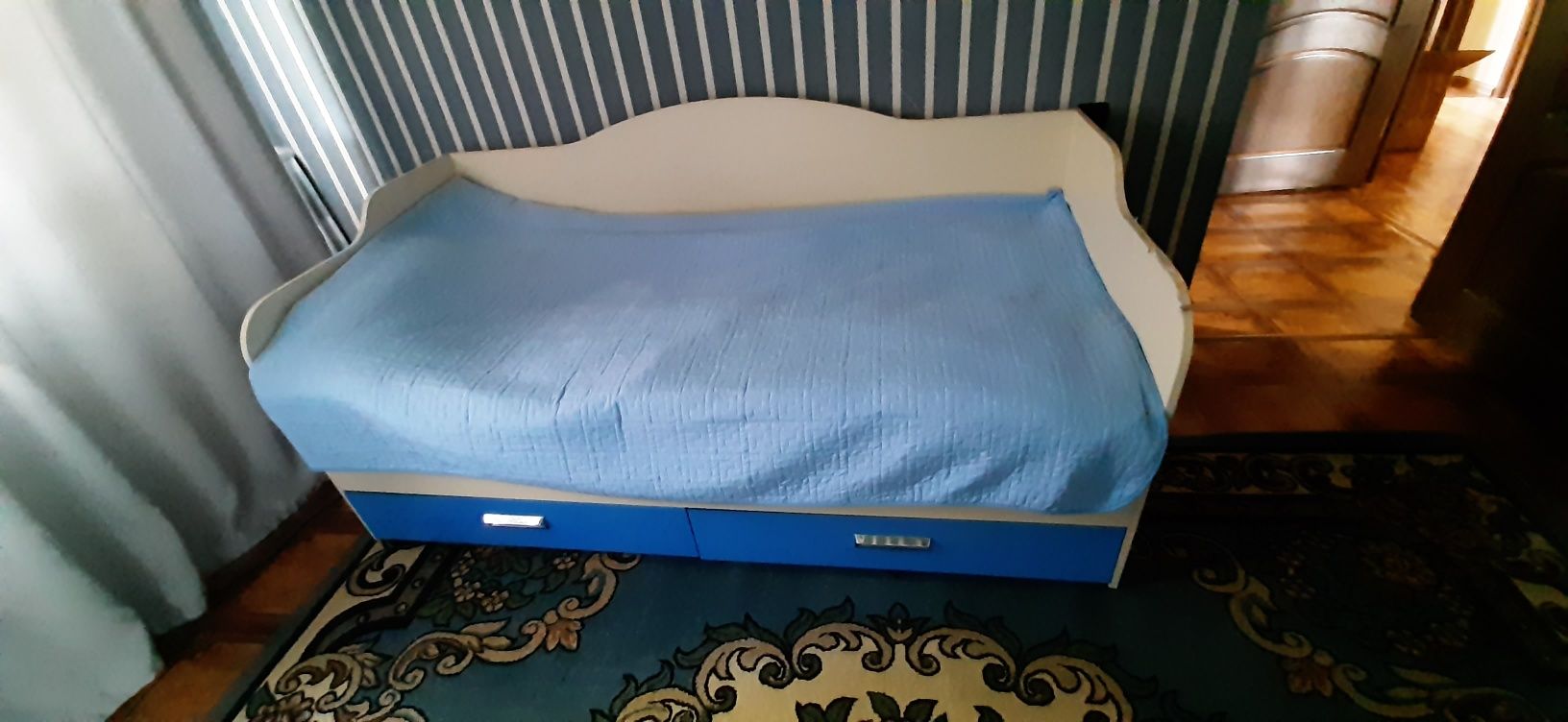 Кровать детская с матрацом