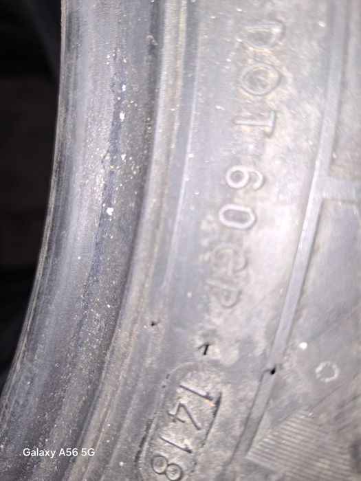 Шины комплект зимние.