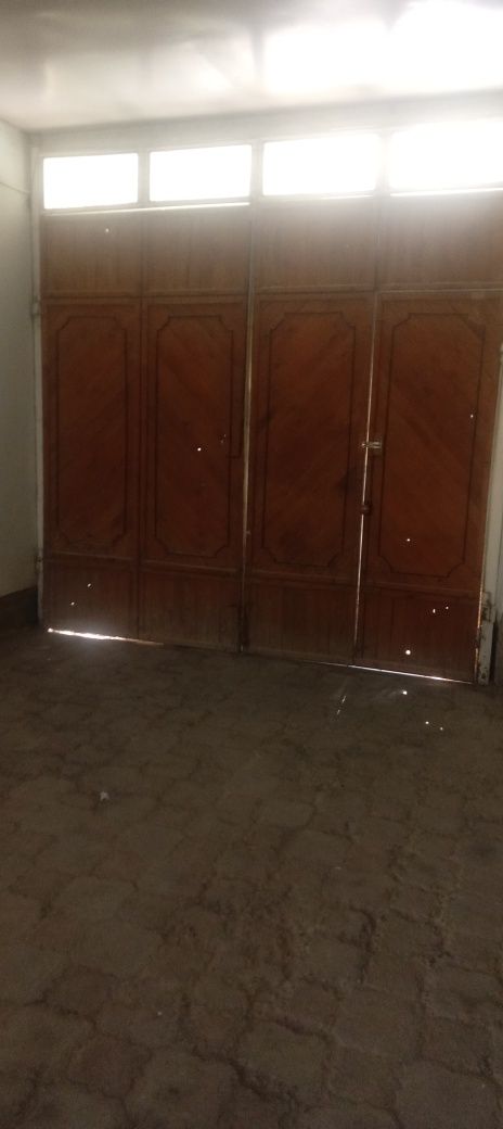 Дарвоза сотилади