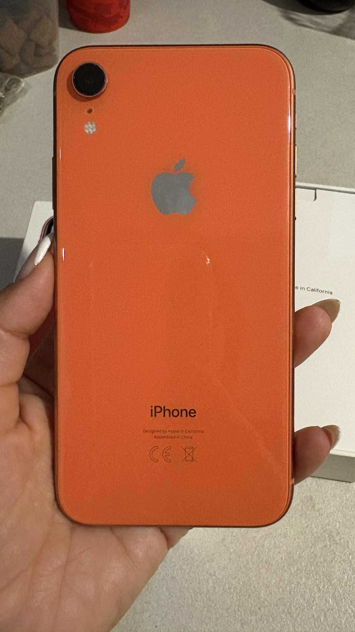 iPhone XR 64 GB - Отлично състояние/като нов