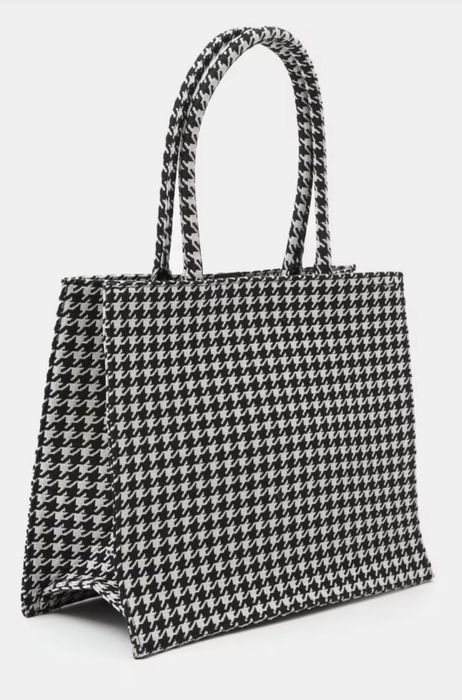 Дамска чанта черно бяла НОВА