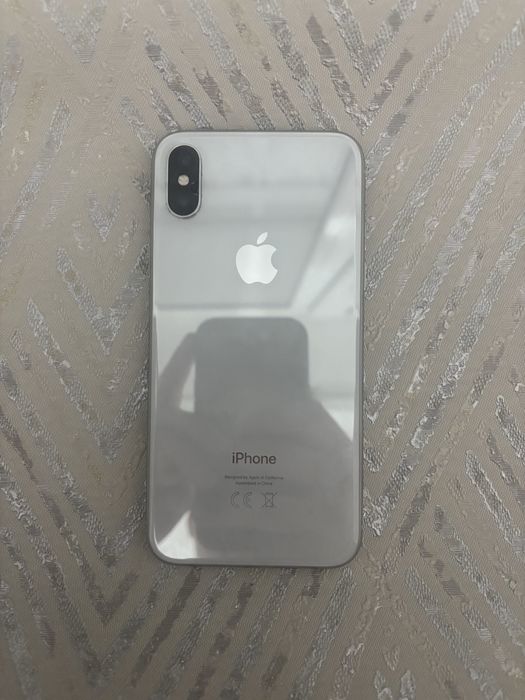 Iphone x.