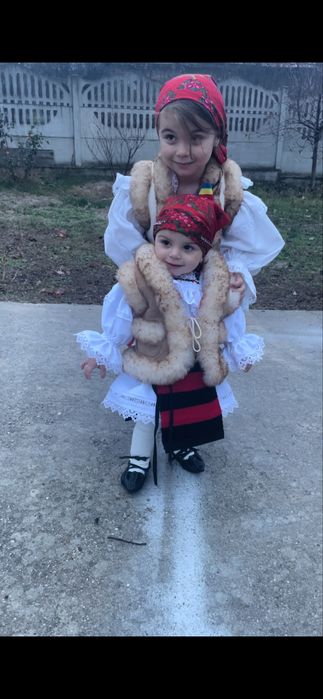 Costume populare si opincute piele