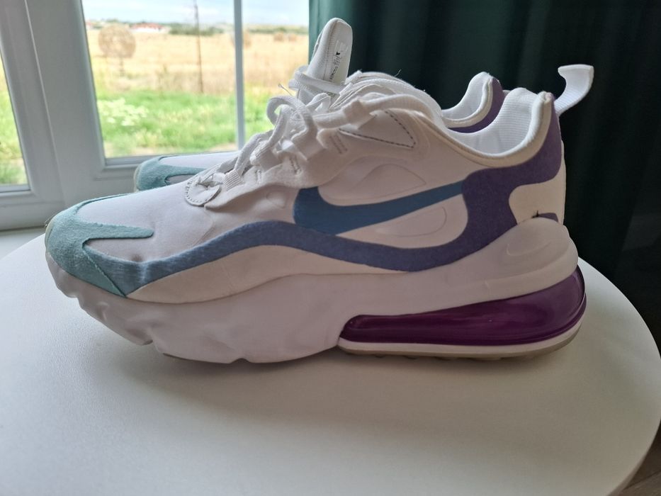 NIKE Women's Air Max React 270 White/Light Blue-Aurora Green