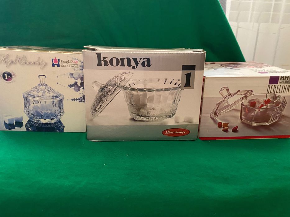 Посуда - кружки, сахарницы, салатницы