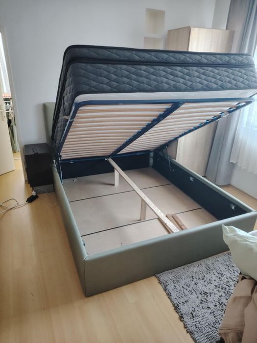 Спалня с матрак и подматрачна рамка