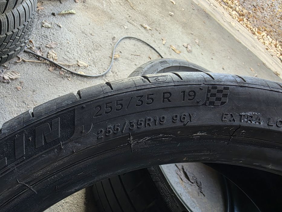 Michelin 255.35.19