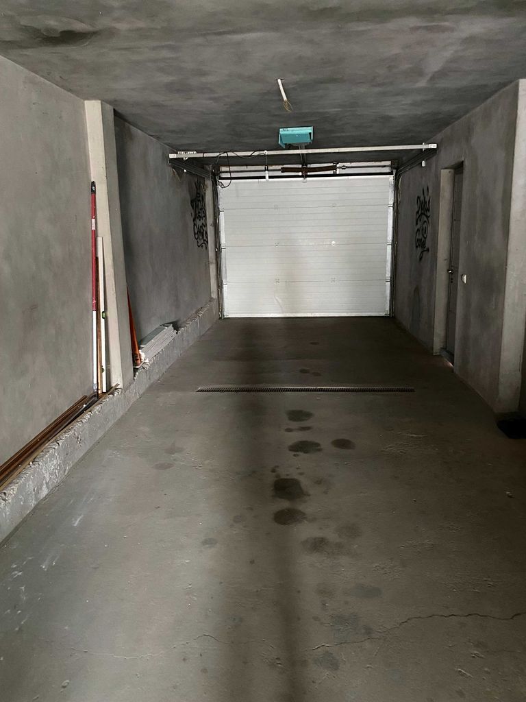 Продава се Къща в Пловдив, Център - 448 кв.м за 442 €/кв.м - Снимка #4