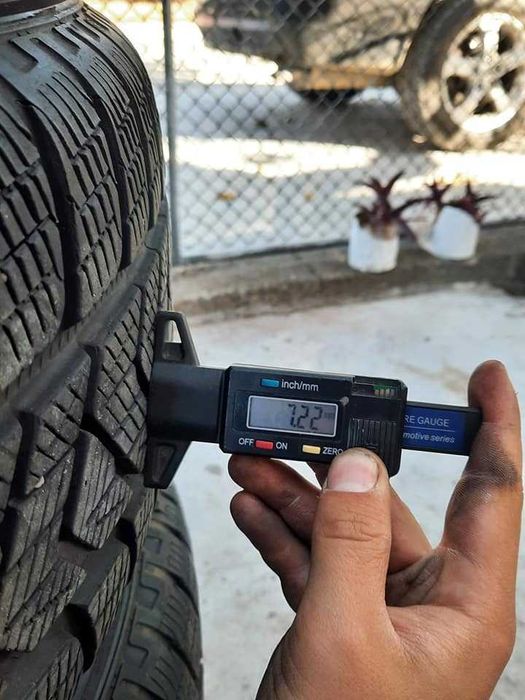 4 Броя 215/65/17 Pirelli 2x7,2mm 2x6,8mm 2020 DOT