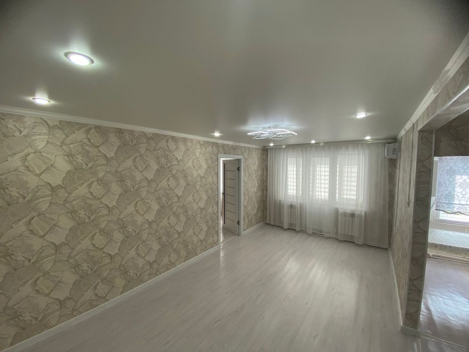 Үй сатылады. Бар жағдай жасалған. суреттегі  заттар қалады.