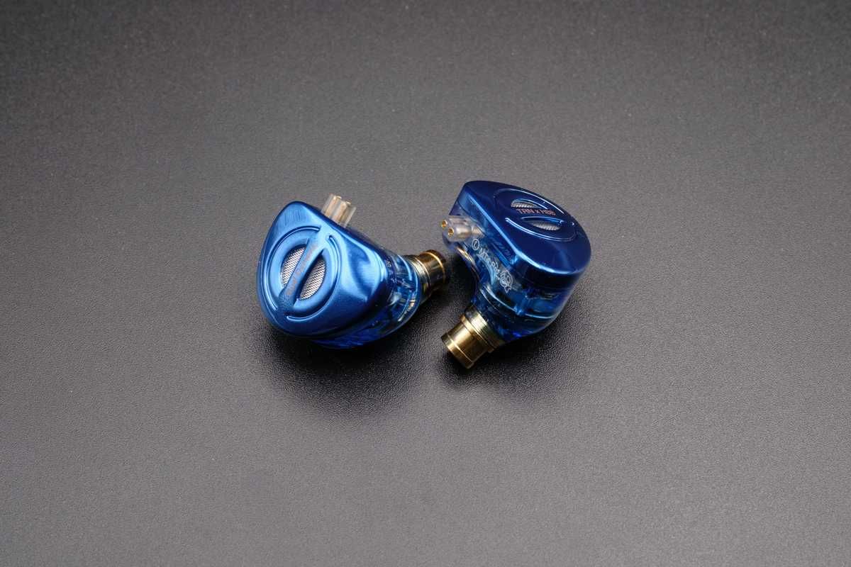Нови- неотваряни TRN MT4 PRO Monitor IEM
