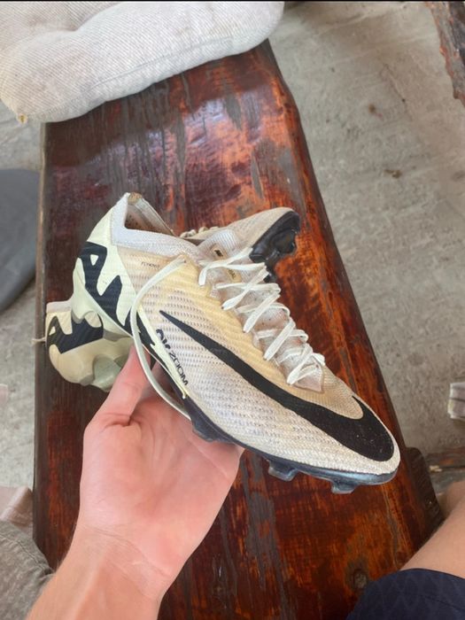 Ghete de fotbal profesionale nr 41