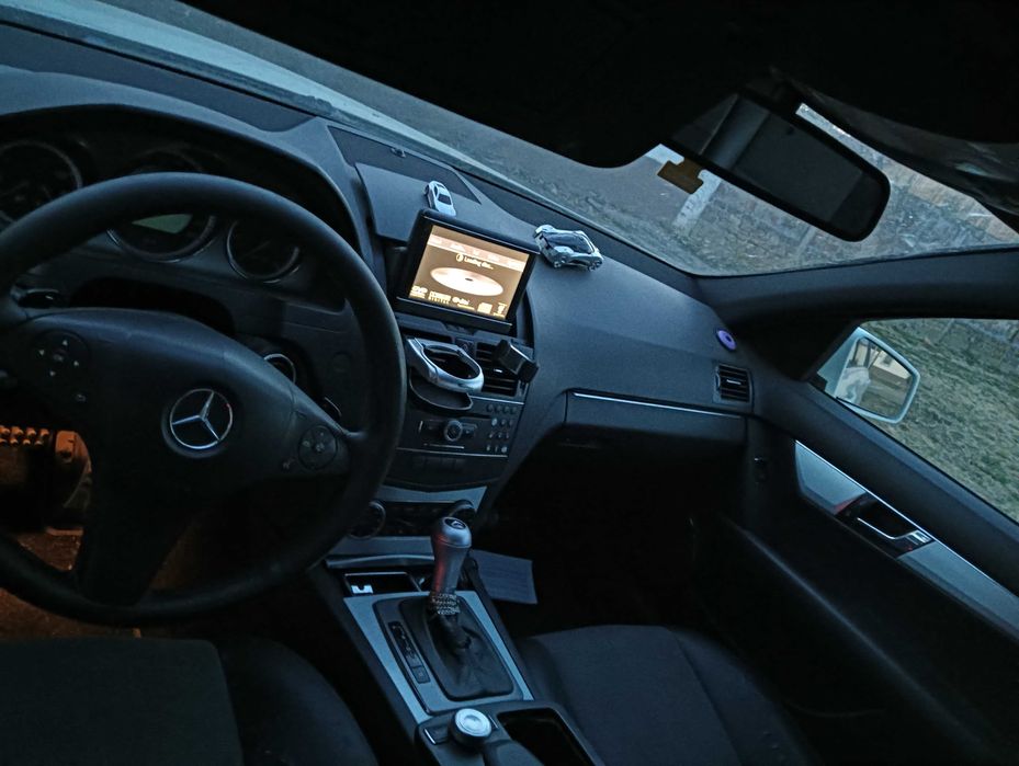 Vând  Mercedes c clas