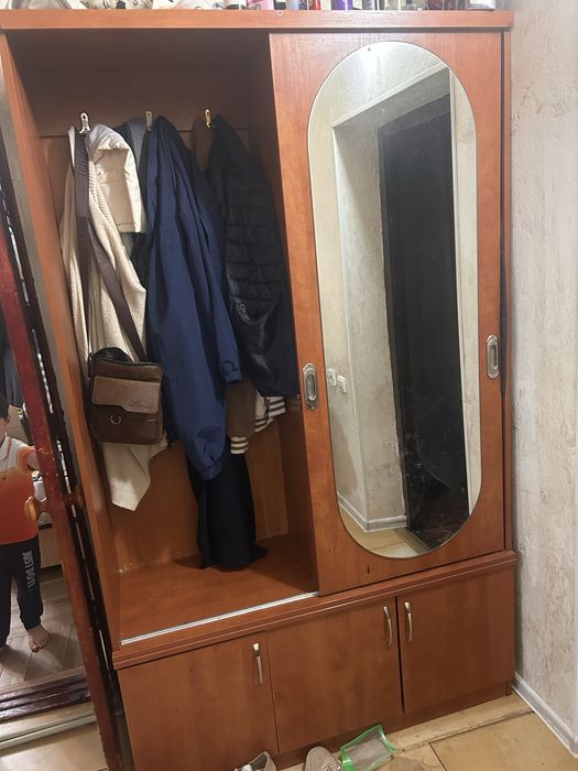 Продам прихожку срочно