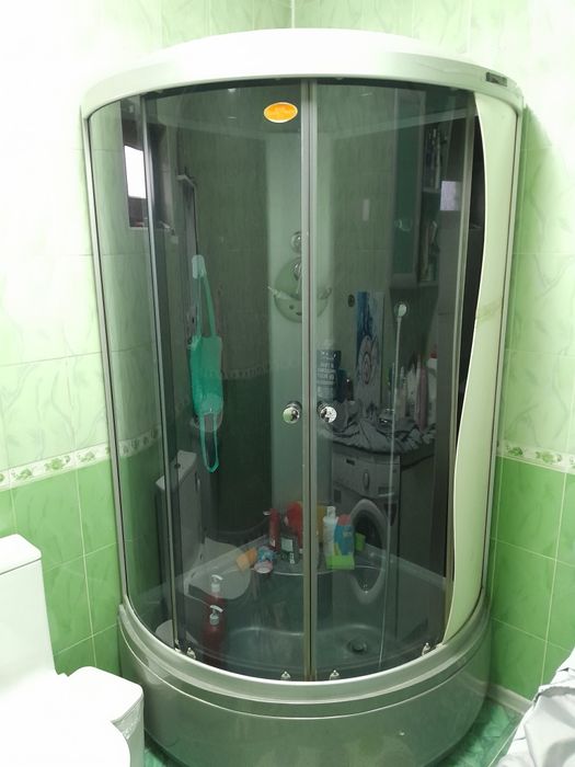 Душевая кабинка.   .