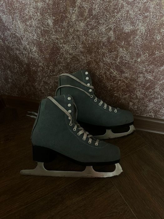 Коньки женские, размер 38