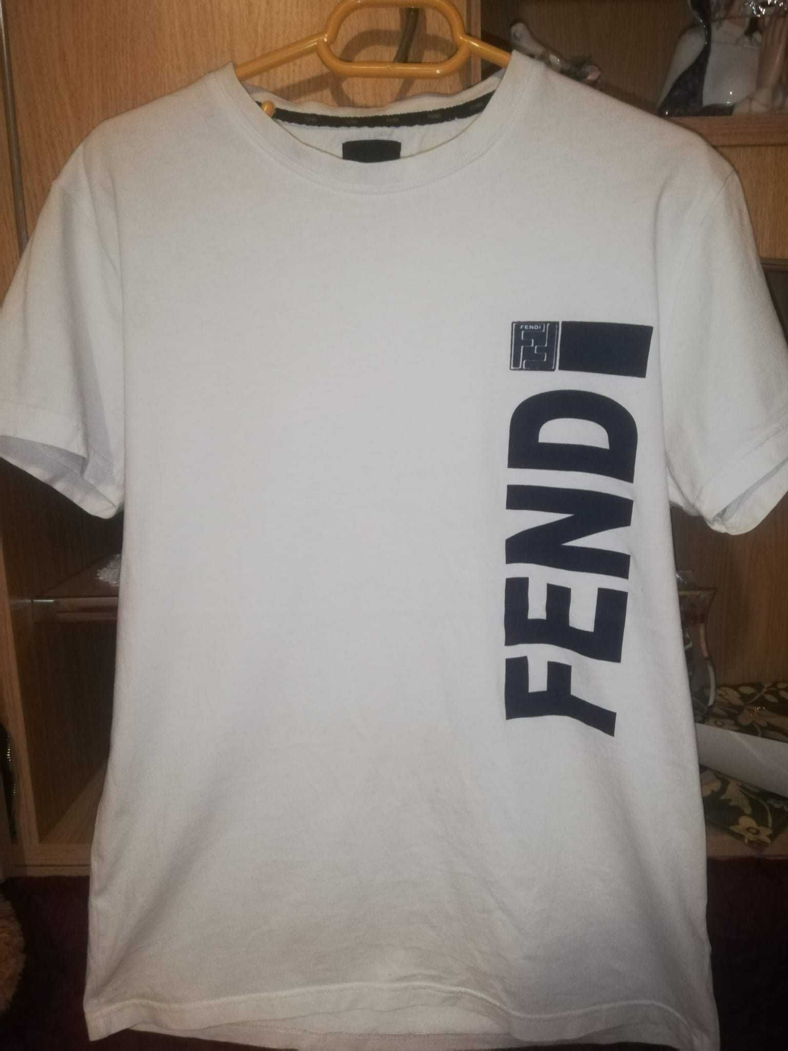 Vand tricou FENDI